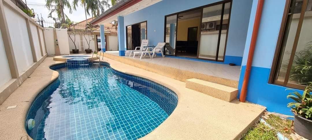 3 Bedroom Pool villa for Rent in Jomtien Pattaya.