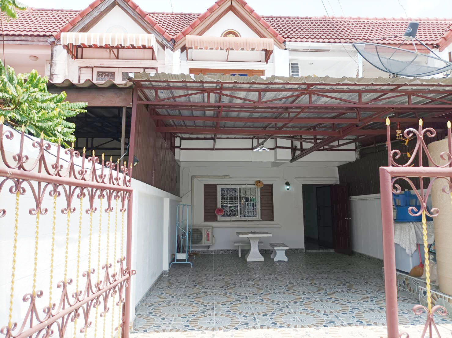 Hot Sale!! 2 Story Townhouse for Sale at South Pattaya