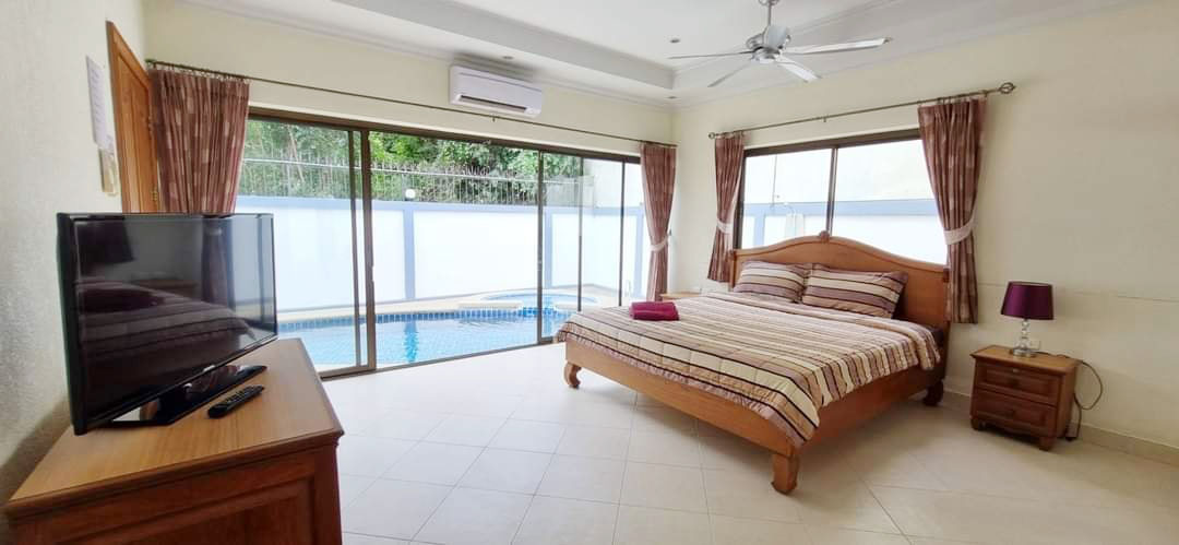 5 Bedroom Pool Villa for Rent at Jomtien, Pattaya