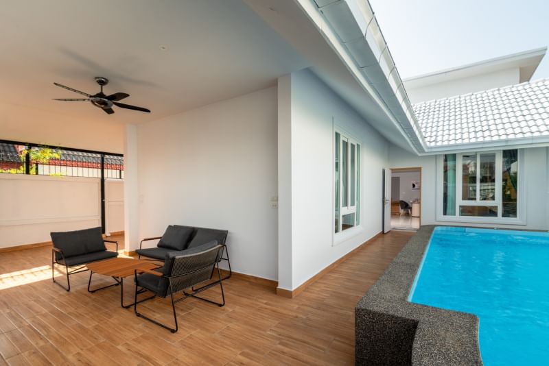 4-bedroom Pool Villa for Sale in South Pattaya