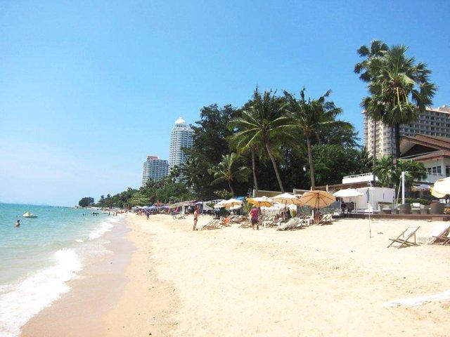 2 Bedroom Sea view Condo for Rent and Sale at Wong Amat, Pattaya.