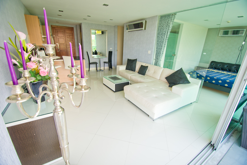 2 Bedroom Sea view Condo for Rent and Sale at Wong Amat, Pattaya.