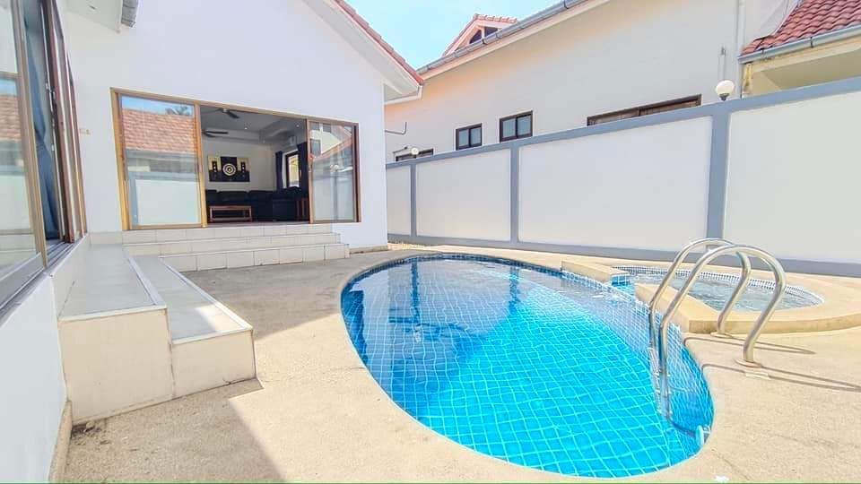 3 Bedroom Pool Villa For Rent at Jomtien, Pattaya