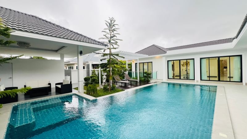 Pool villa for Sale on almost 1 Rai of land, East Pattaya.