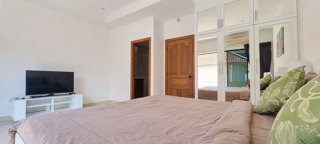 2 Bedroom Townhouse for Rent on Pratamnak hill, Pattaya