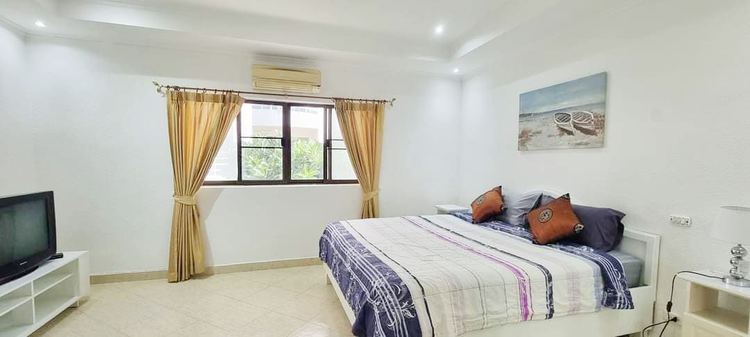 2 Bedroom Townhouse for Rent on Pratamnak hill, Pattaya