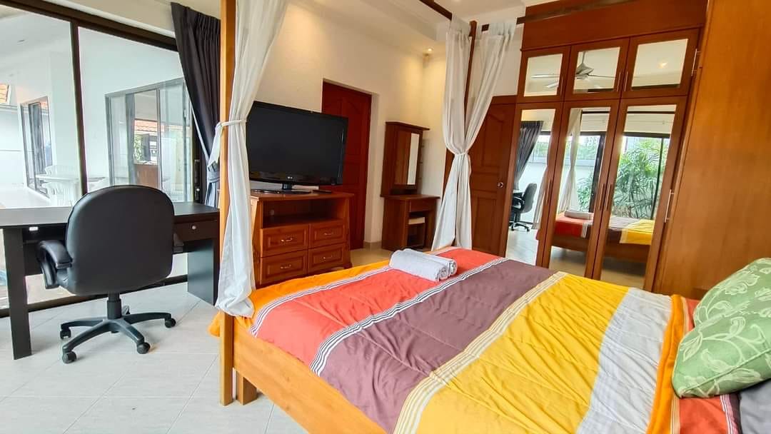 3 Bedroom House with  private pool For Rent at Jomtien, Pattaya