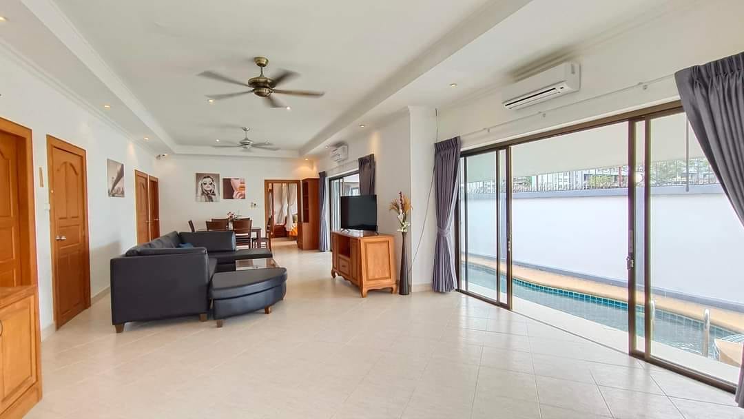 3 Bedroom House with  private pool For Rent at Jomtien, Pattaya