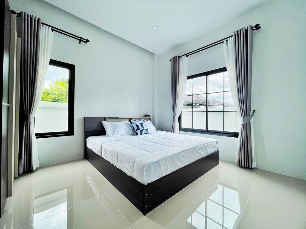 New Detached House with Modern Style in East Pattaya for Sale