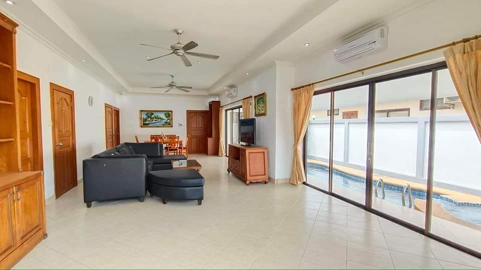 Pool Villa for Rent or Sale at Jomtien Pattaya