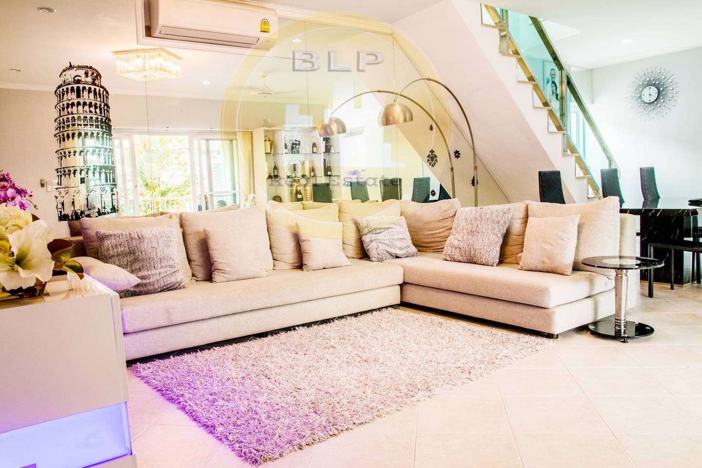 A Luxury Private Beach access 6 Bedroom Villa for Sale in the Village on Pratumnak Hill, Pattaya.