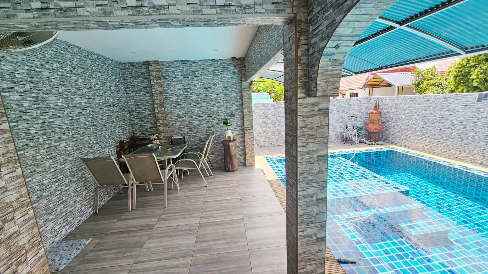 POOL VILLA 4 Million Baht for Sale in East Pattaya