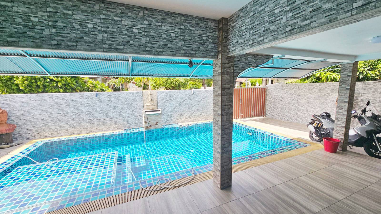 POOL VILLA 4 Million Baht for Sale in East Pattaya