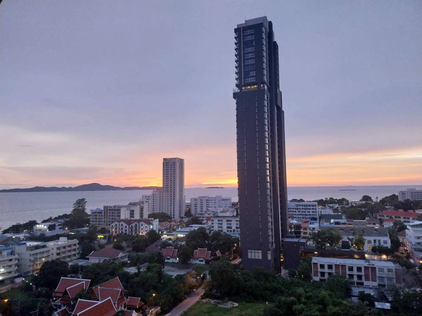 Sea View, Studio Condo on Pratamnak Hill Pattaya