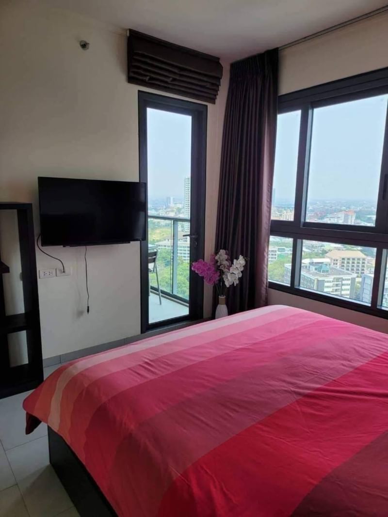 Beachfront 1 Bedroom Condo for Sale in Pattaya