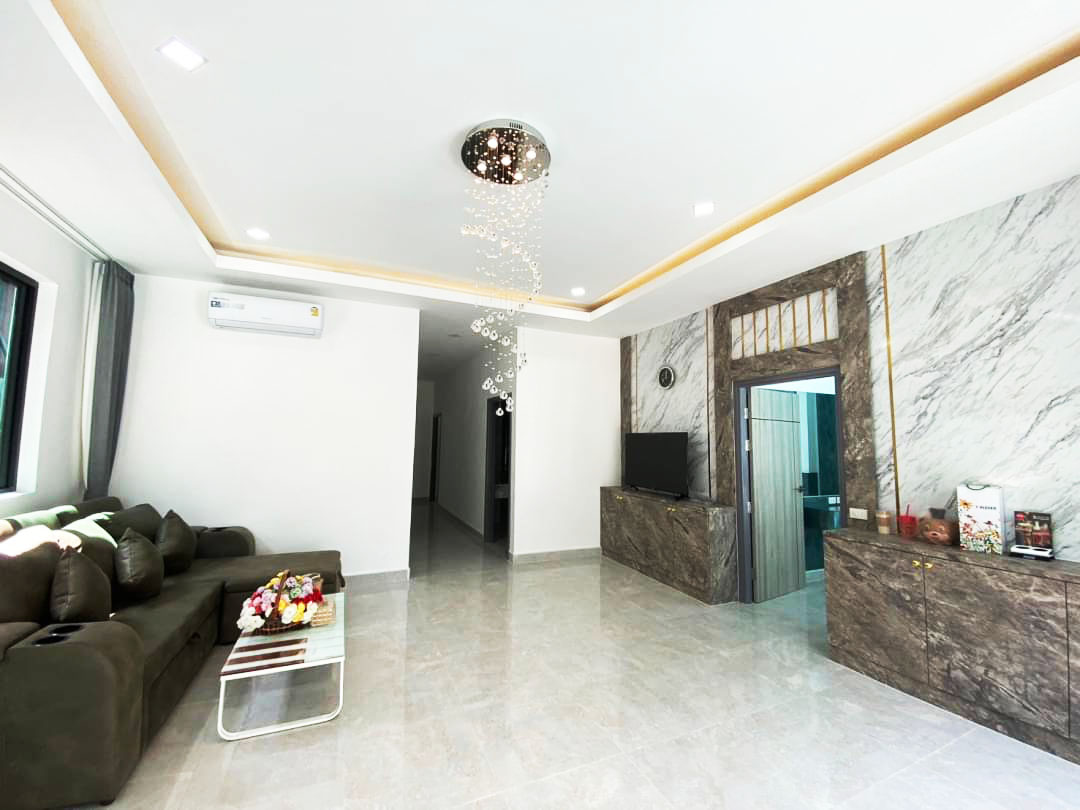 4 bedrooms pool villa for sale and rent in Jomtien Pattaya